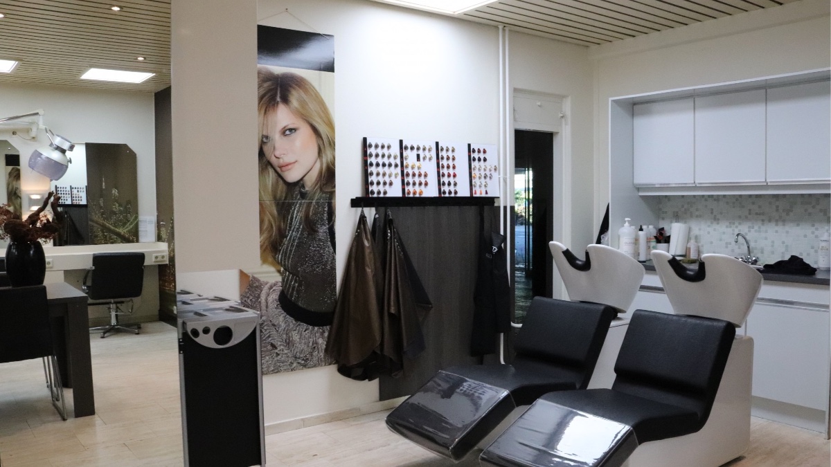 BEZOEK DE MEEST GETALENTEERDE EN
CREATIEVE KAPPERS IN DE BUURT